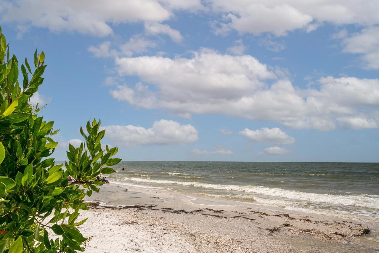 Updated Gulf Front Condo On The South End Of Fort Myers Beach! Condo المظهر الخارجي الصورة